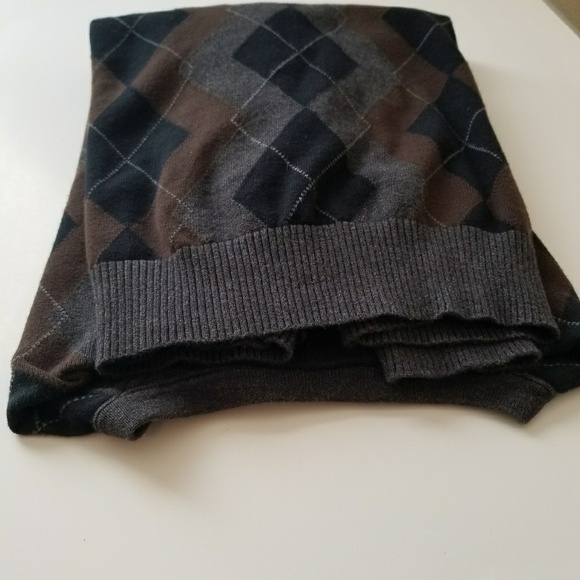 Men's V-Neck Argyle Sweater - Gray and Brown - Picture 6 of 6